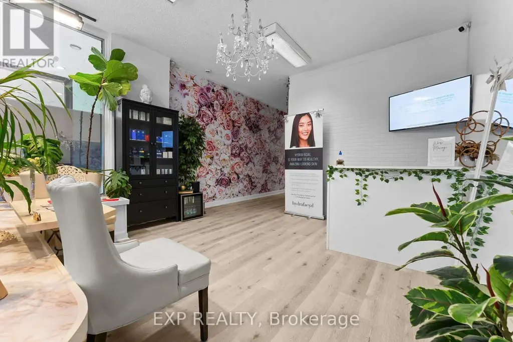 Main - 213 Lakeshore Road E, Mississauga (Port Credit)